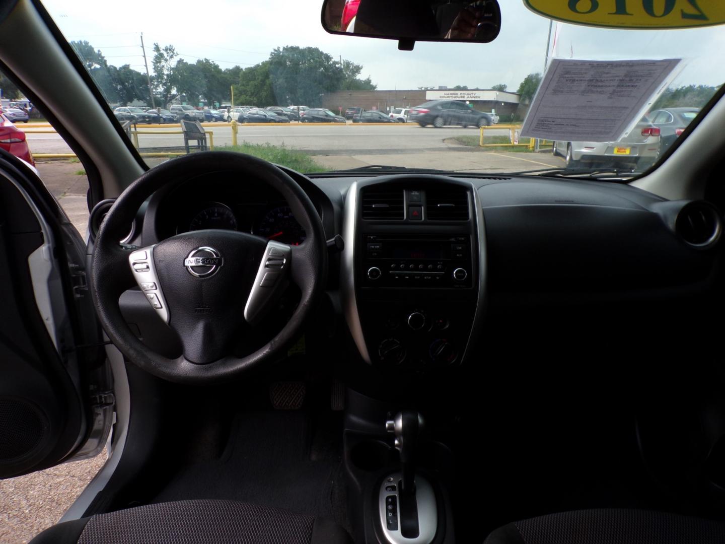 2018 Silver /Gray Nissan Versa (3N1CN7AP9JK) , Automatic transmission, located at 16710 Clay Rd., Houston, TX, 77084, (281) 859-7900, 29.834864, -95.656166 - Photo#7